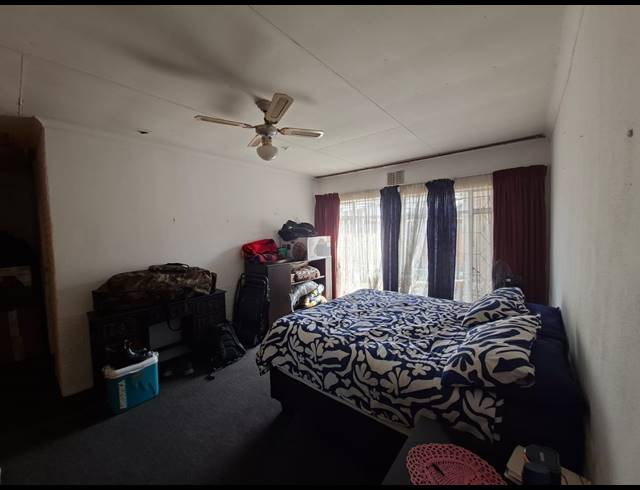 4 BEDROOM FREEHOLD FOR SALE IN VAN DYK PARK